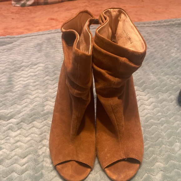 Slouchy ankle booties - Picture 2 of 2